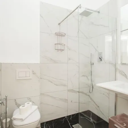 Stayeasy Correggio - Milanese Style - Area Apartment